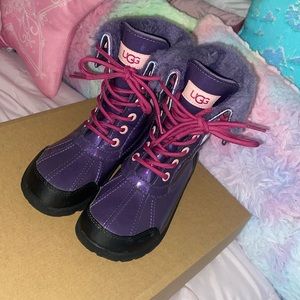 Girls Ugg boots size 1 condition like new only worn 2 times